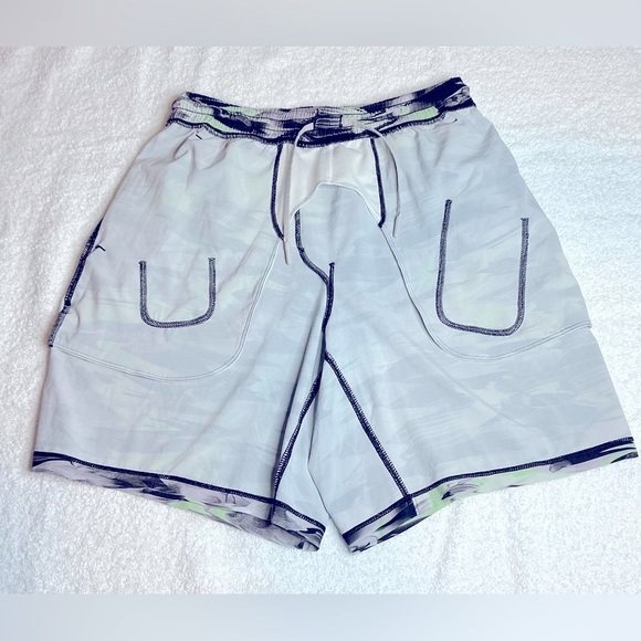 Lululemon Athletica men’s Green and Black Athletic Shorts camouflage size S - Picture 7 of 8
